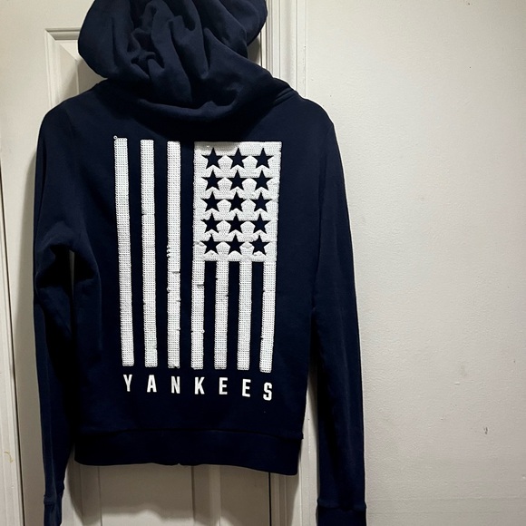PINK VS sequins Yankees sweatshirt with hoodie - Picture 9 of 11